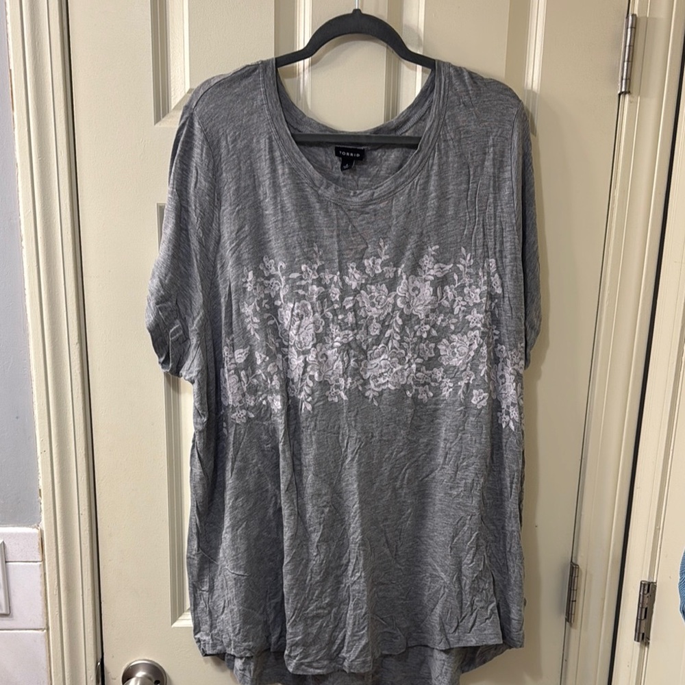 Torrid Gray Relaxed Short Sleeve Tee